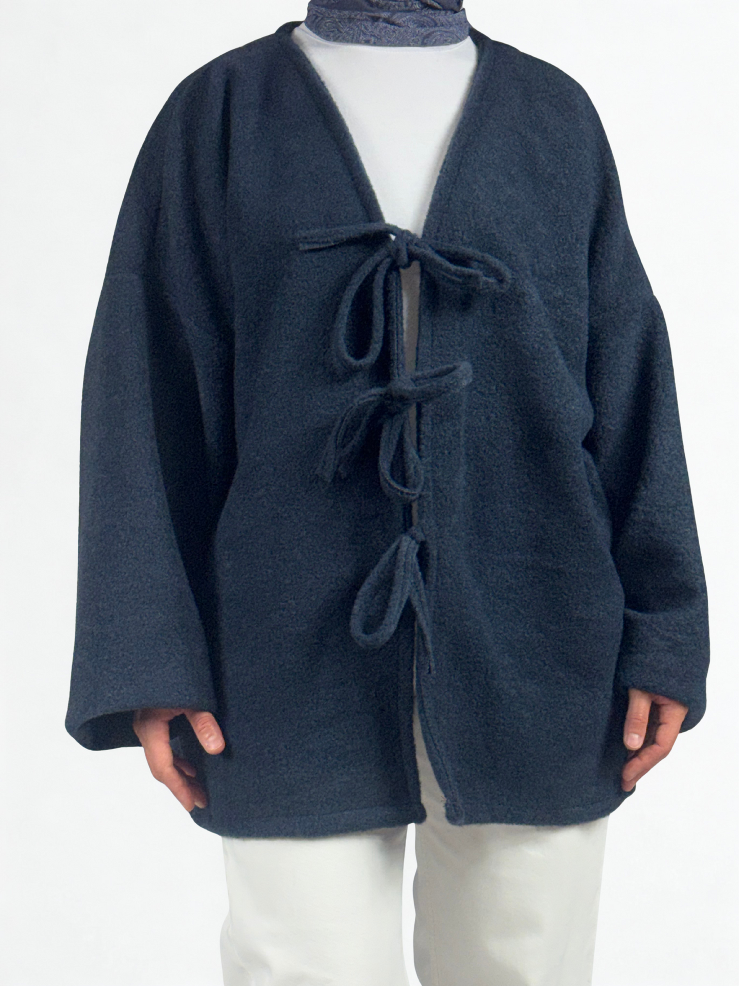 Jacke mit Bindeschleifen