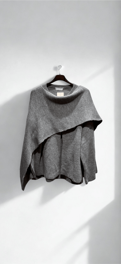 Pullover mit integriertem Schal