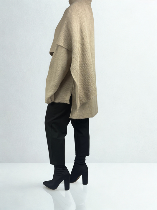 Pullover mit integriertem Schal