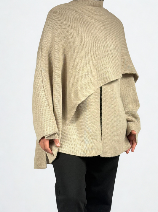 Pullover mit integriertem Schal